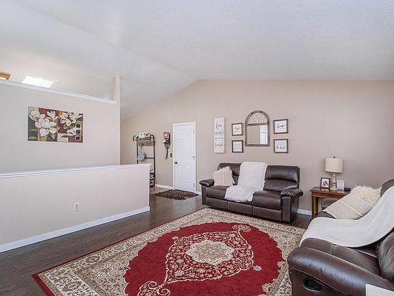 3rd image of 4684 Black Oak Ln