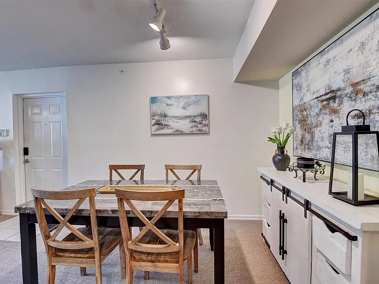 703 Villa Cir #703 — Photo 26