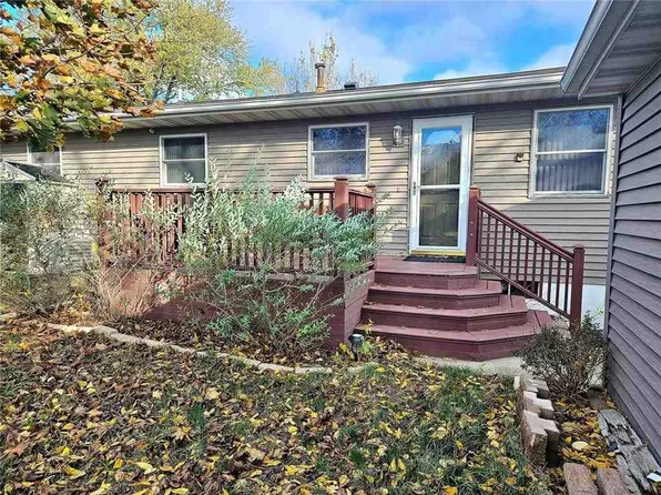 125 Robinwood Dr, Robins, IA 52328