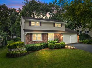 80 Bluebird Ln, Naperville, IL 60565
