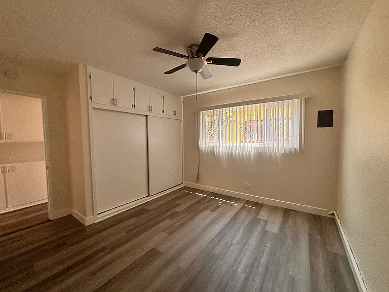 15339 California Ave — Photo 14