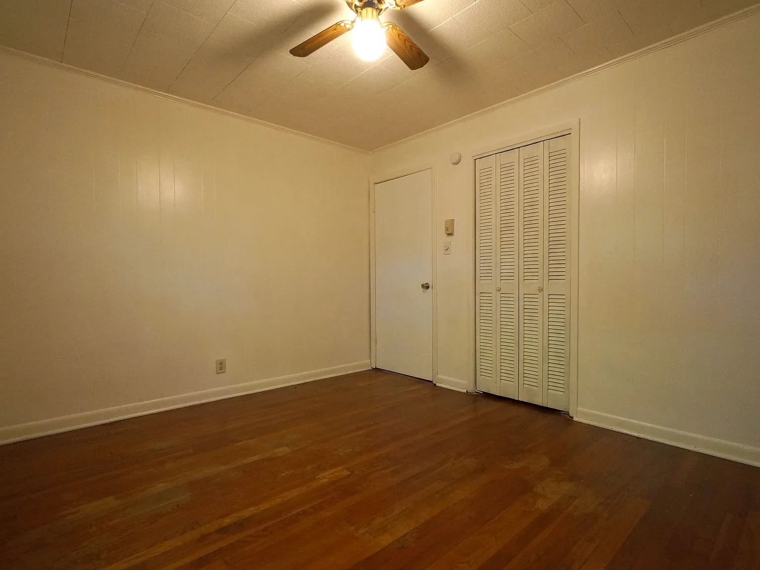 3 bed, 1300 sqft, $1,000 — Photo 3