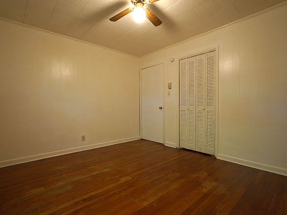 3rd image of 301 Hill Side St