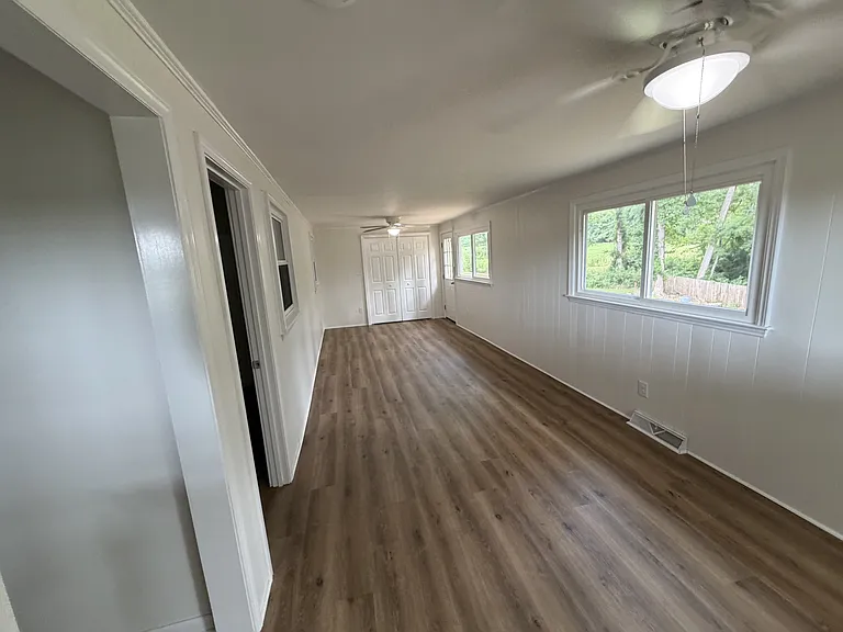 147 Crooked Ln — Photo 10