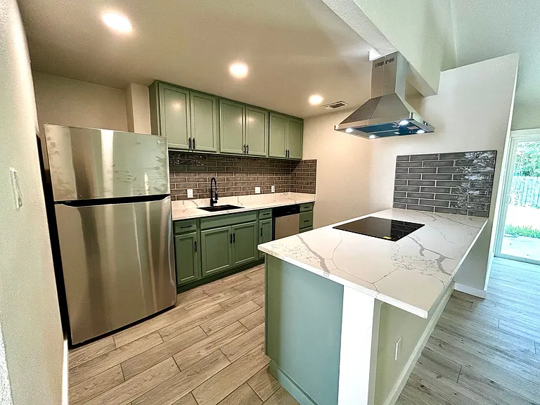 1005 W Martin Luther King Jr Blvd #A — Photo 10