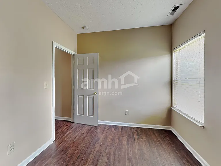 11723 Rossmore Dr — Photo 16