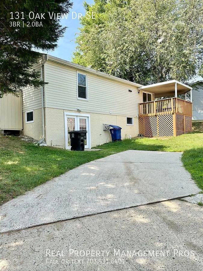Beautifully Updated 3 Bedroom 2 Bath Single Family Home In The Heart of Leesburg For Rent! — Photo 4