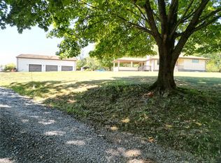 204 Marburger Rd, Evans City, PA 16033