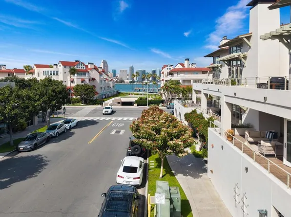 1220 1st St Unit 204, Coronado, CA 92118