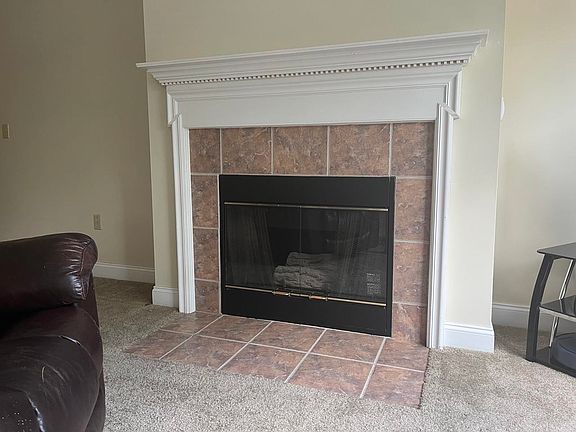 5th image of 315 Silver Leaf Dr