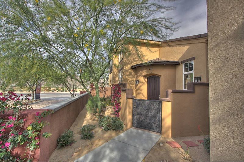 1st image of 52297 Rosewood Ln