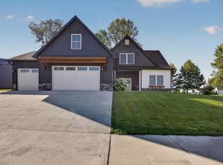 602 Barton Woods Ln, Ellettsville, IN 47429