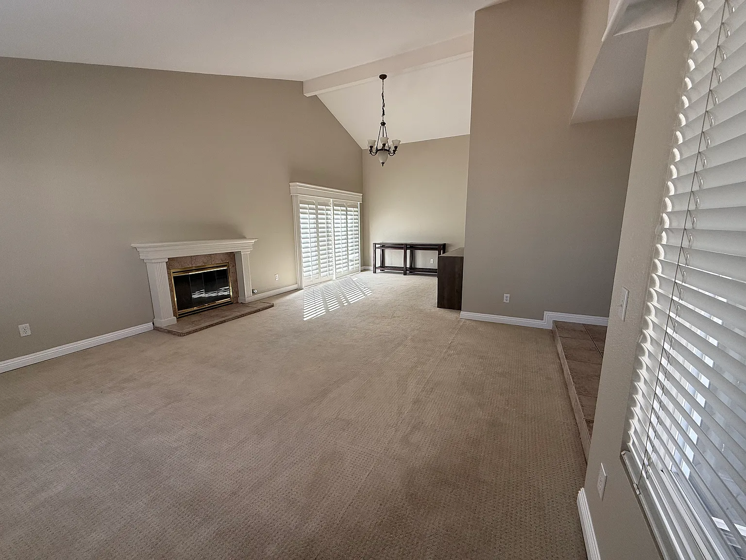 4 bed, 1940 sqft, $3,400 — Photo 3