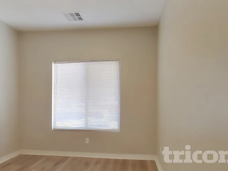 504 W Beautiful Ln — Photo 12