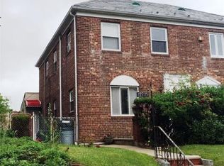 175-15 73rd Ave, Fresh Meadows, NY 11365