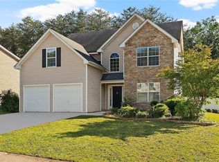 211 Millstone Dr, Hampton, GA 30228
