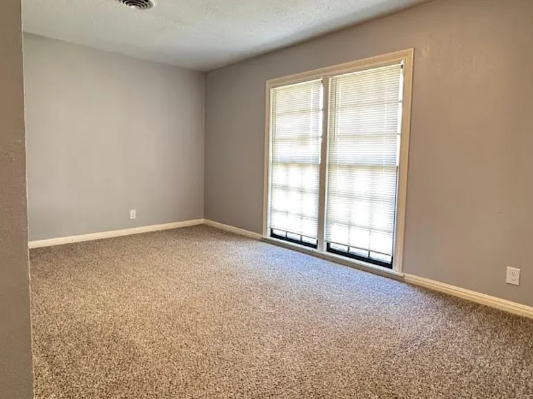 2203 Westway St — Photo 10