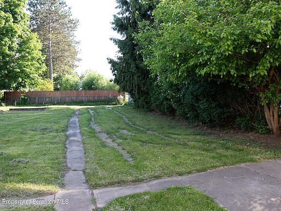3rd image of 307 W Taylor St