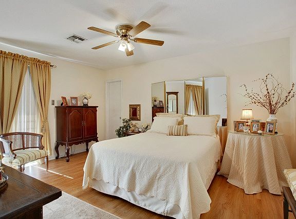 5th image of 4140 Chateau Blvd APT A