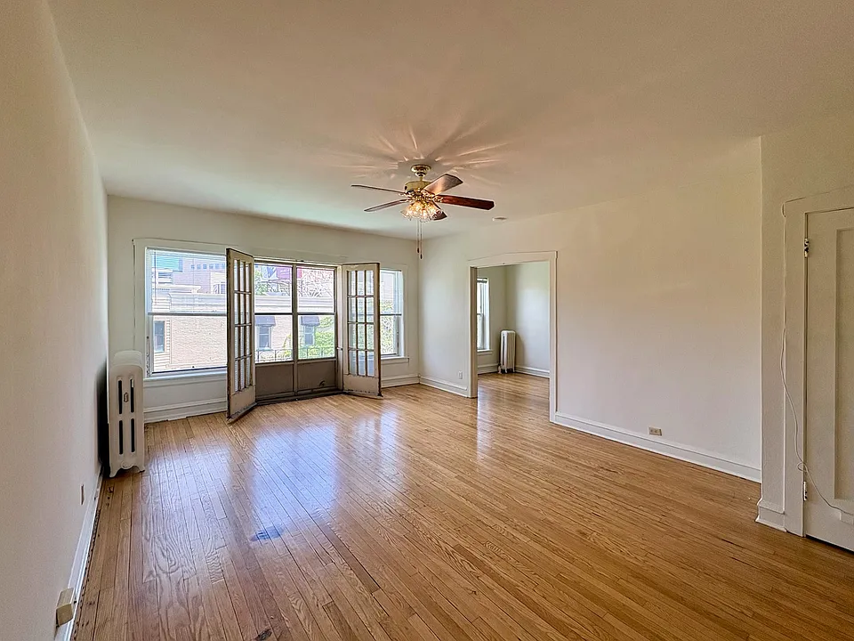 Spacious Sun-Filled Living Room - 310