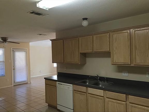 3rd image of 4743 Sausalito Dr