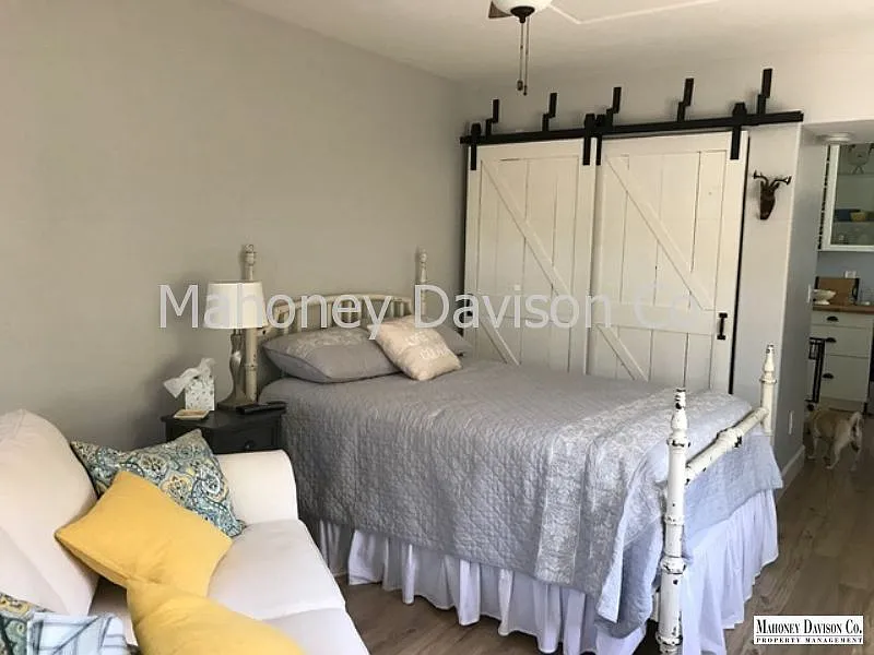 1681 Del Oro Cir photo 1
