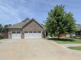 1201 Hutton Lndg, Edmond, OK 73034