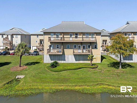 2nd image of 4 Yacht Club Dr APT 19