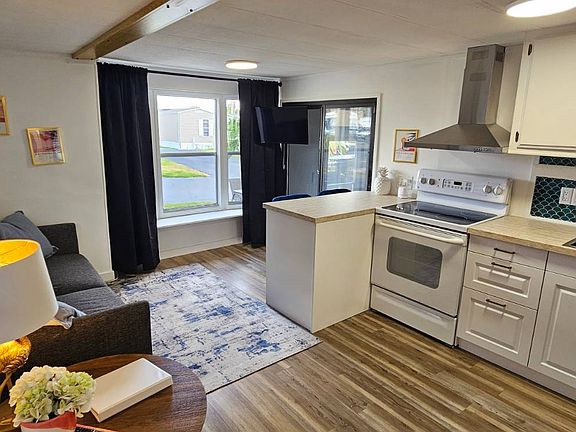 5th image of 11207 M St