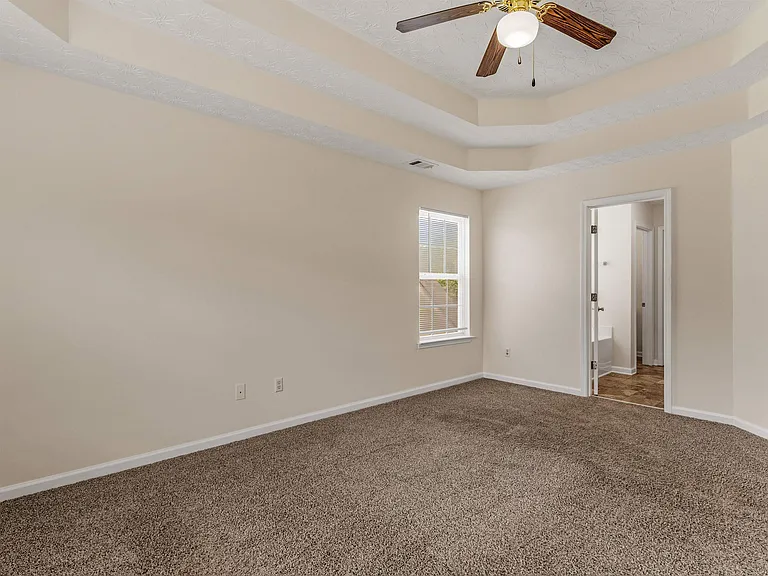 310 Sarasota Ln — Photo 43