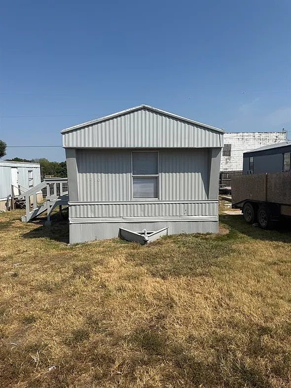 2 bed, 1056 sqft, $950 — Photo 2