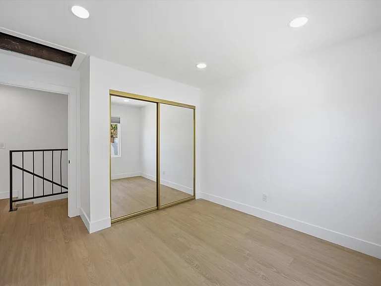 1040 W 165th Pl #1 — Photo 12