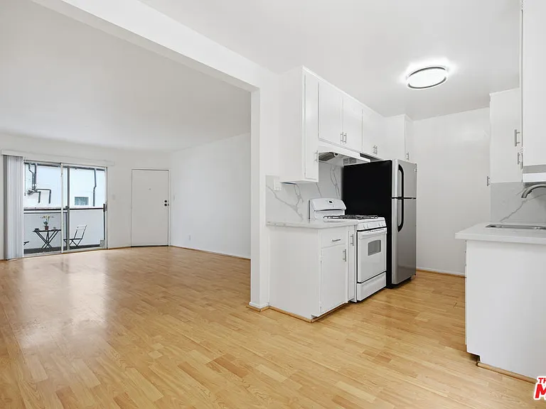 1672 Federal Ave #3 — Photo 3