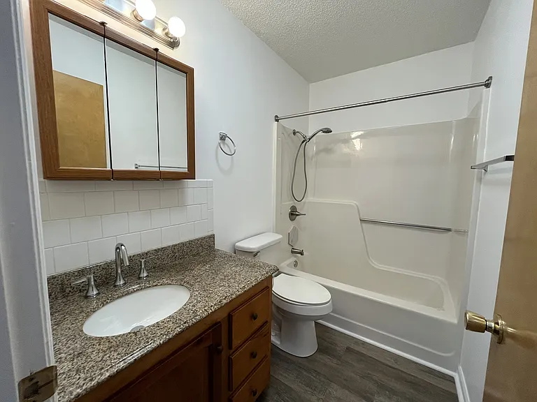 144 Mason St — Photo 7