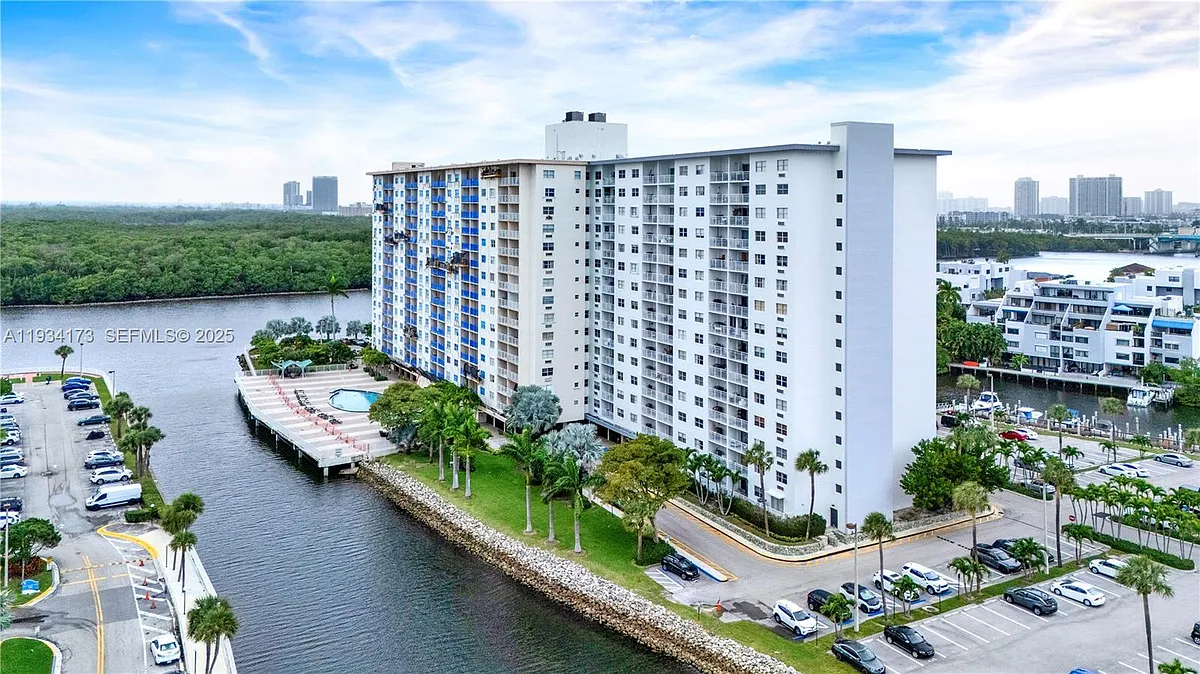 Building Photo - 400 Kings Point Dr #1604
