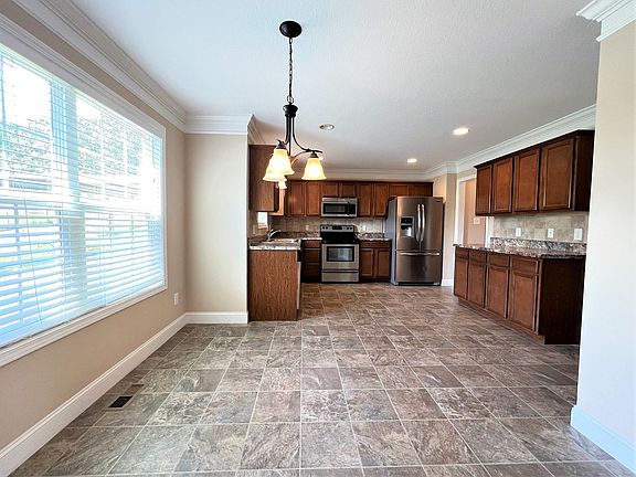 5th image of 7629 Asher Ln