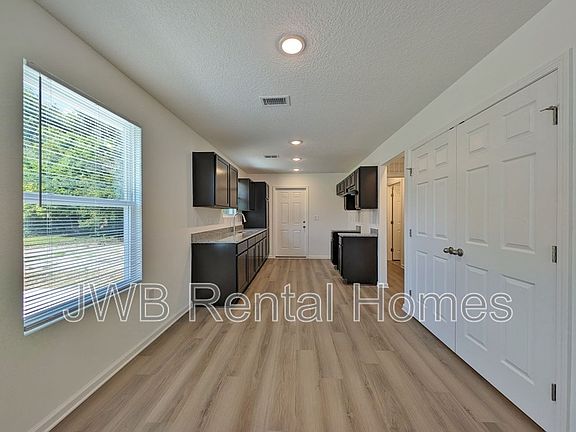 4th image of 1212 Tyler St