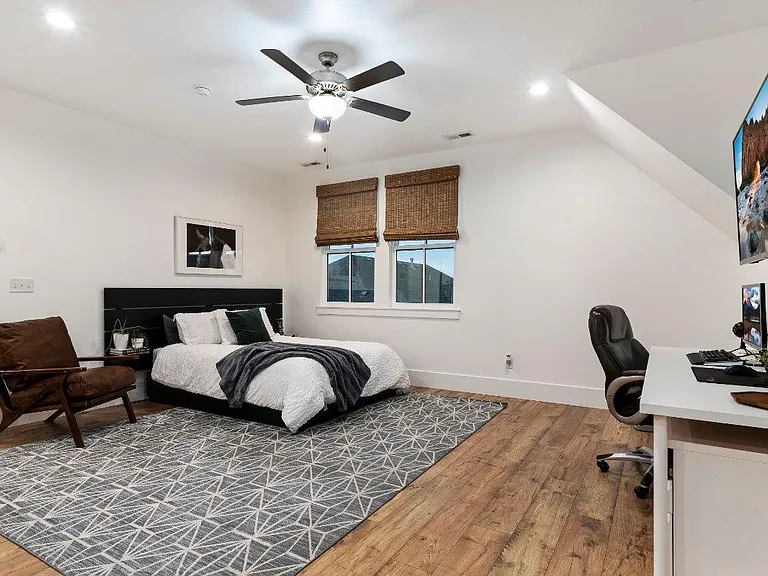 10901 S Paddle Board Way — Photo 2