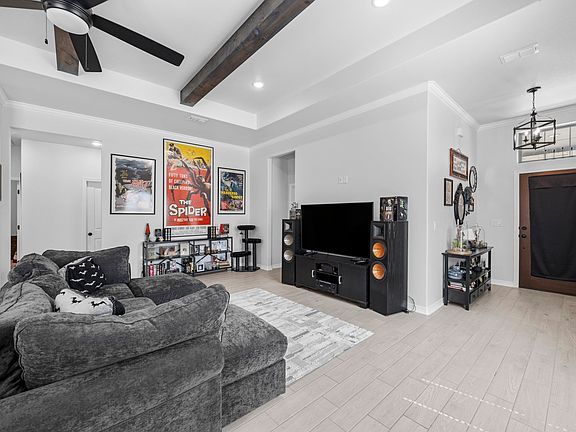 4th image of 2028 Butternut Rd