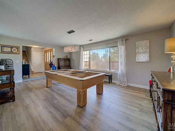 5th image of 142 Midvale Drive
