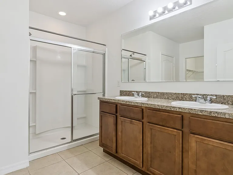 4257 Roberta Dr — Photo 14