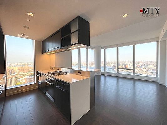 1st image of 252 South St #4IG