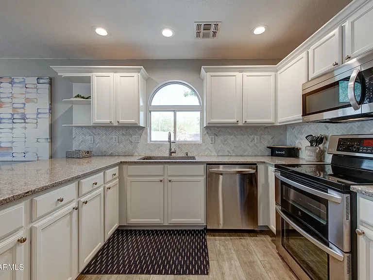 15550 N Frank Lloyd Wright Blvd #1061 — Photo 9