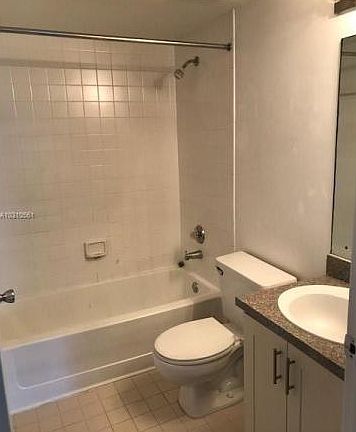 4th image of 9827 Nob Hill Ct