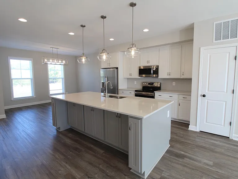 3398 Monterey Dr — Photo 11