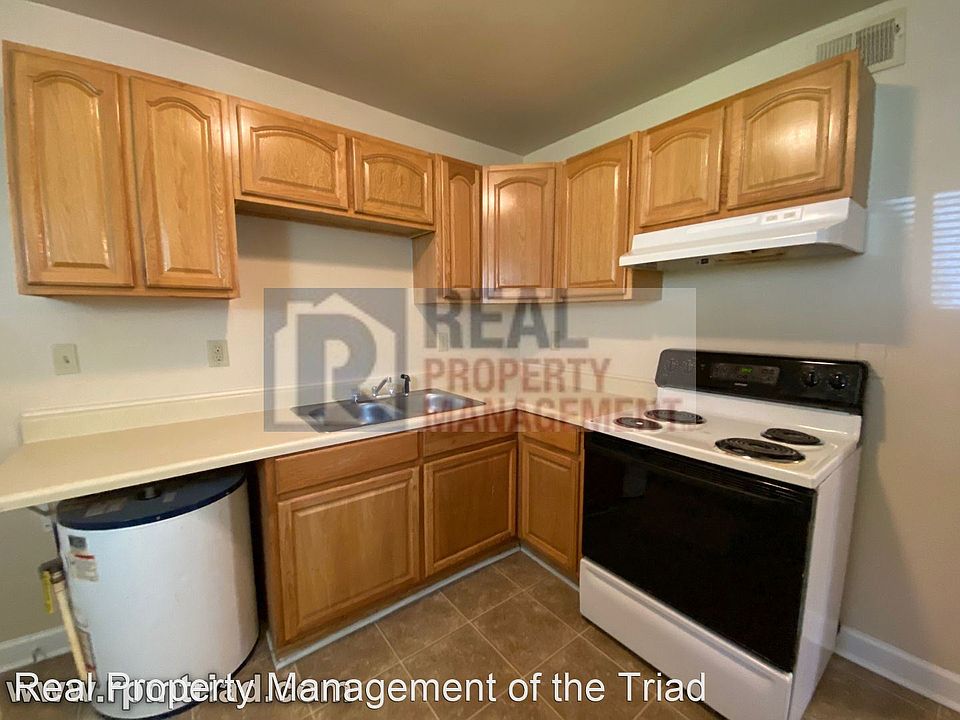 1st image of 1638 N Chestnut St APT F