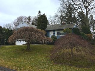 14 Carlton Ln, Rye Brook, NY 10573