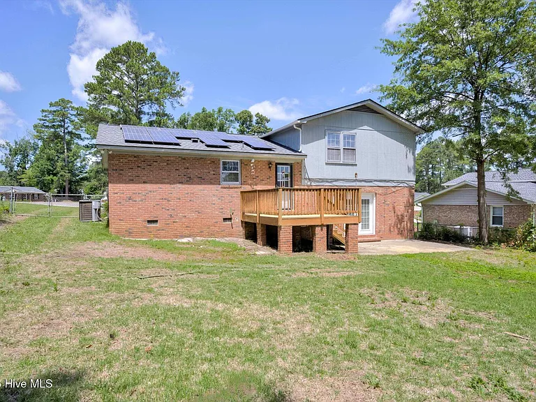 152 Holiday Dr — Photo 42