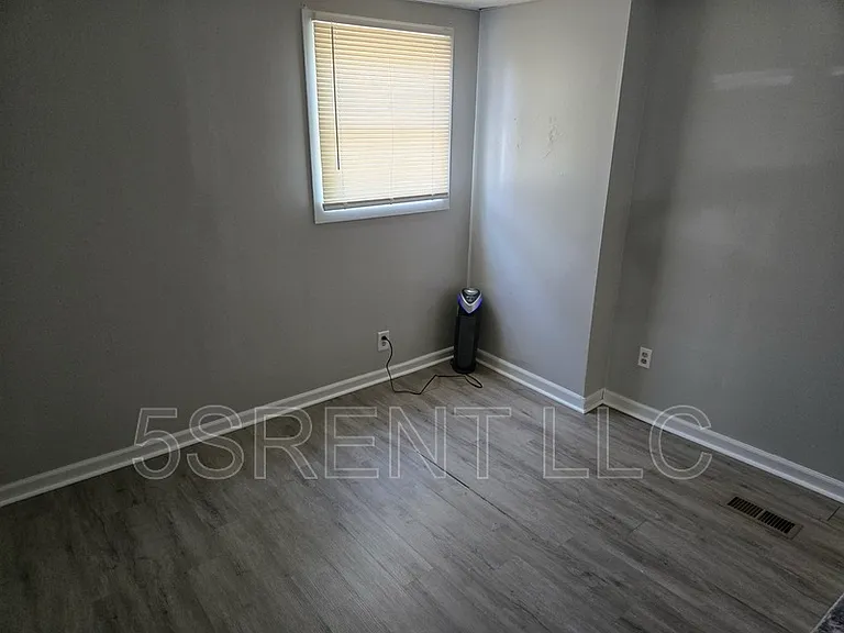 236 S Mary Ellen St #A — Photo 8