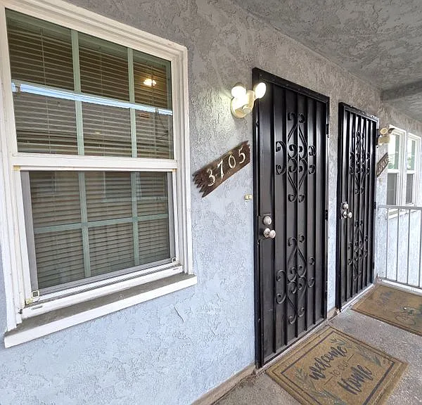3705 S Victoria Ave — Photo 2